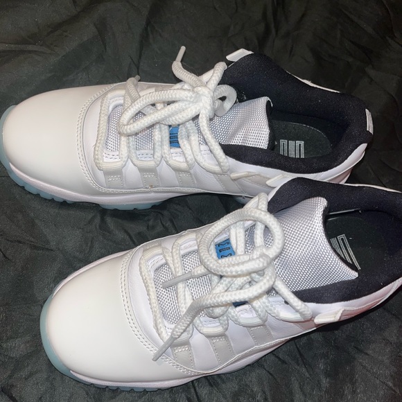 COPY - Jordan 11 Legend Blues GS - Picture 3 of 6